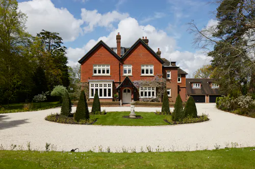 Classy West Sussex Mansion, E535