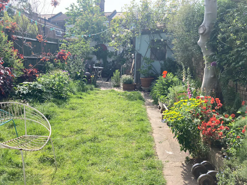 Garden at Pretty Peckham terrace, B1833 (photo 15)