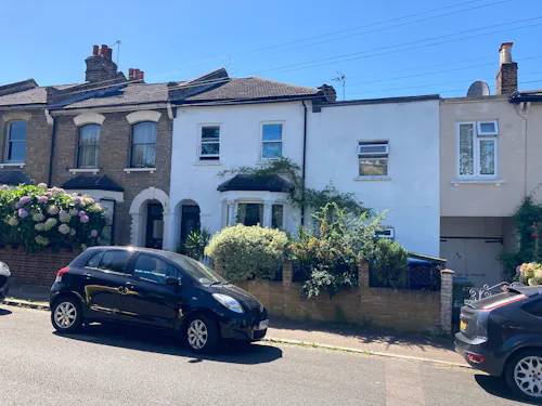 Pretty Peckham terrace, B1833