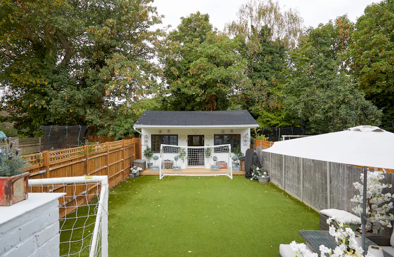 Summer house at Stylish Streatham family home, E410 (photo 25)