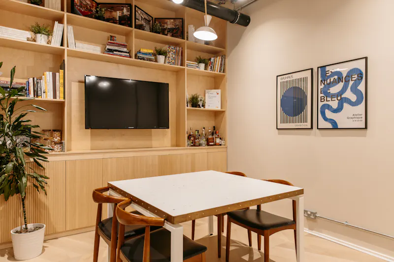 Boardroom at Contemporary Hackney Office, T181 (photo 8)