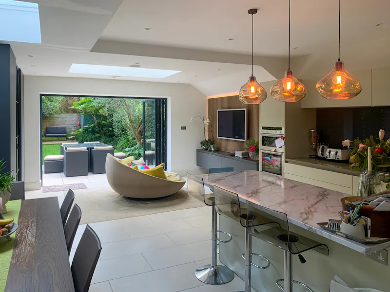 Kitchen at Smart Fulham Townhouse, B2047 (photo 7)