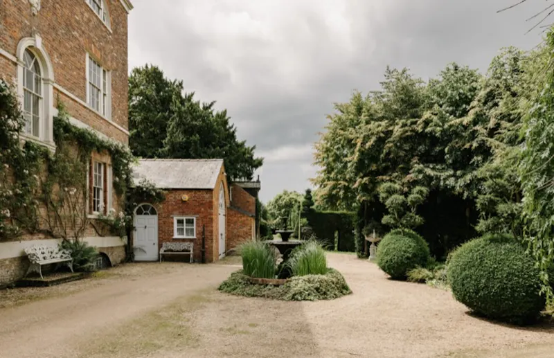 Palatial Lincolnshire Manor, A1636 (photo 37)