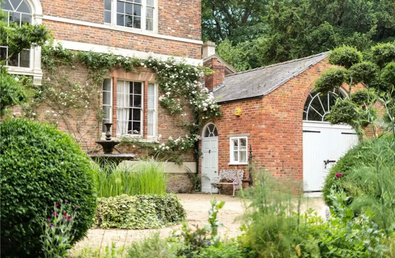 Palatial Lincolnshire Manor, A1636 (photo 36)