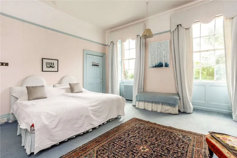Bedroom at Palatial Lincolnshire Manor, A1636 (photo 15)