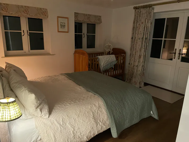Bedroom at Modern Culham Country House, D2783 (photo 19)