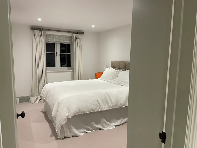 Bedroom at Modern Culham Country House, D2783 (photo 13)