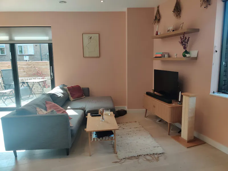 Living Room at Contemporary Hackney Flat , F1248 (photo 12)
