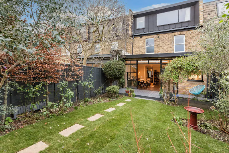Stunning Lewisham House, B2050 (photo 31)