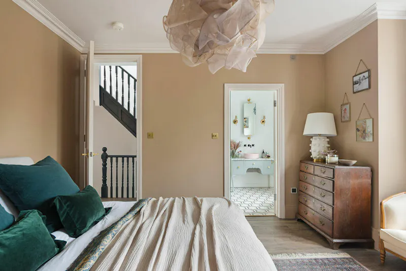Stunning Lewisham House, B2050 (photo 13)