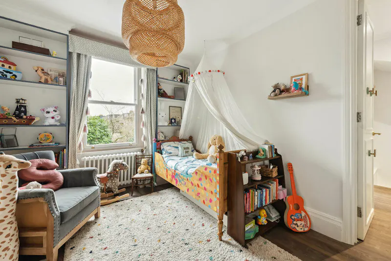 Stunning Lewisham House, B2050 (photo 27)
