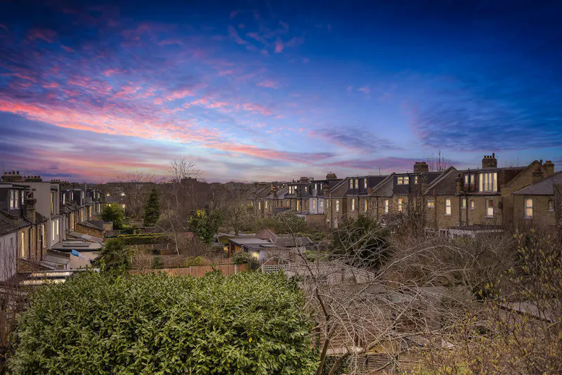 Stunning Lewisham House, B2050 (photo 32)