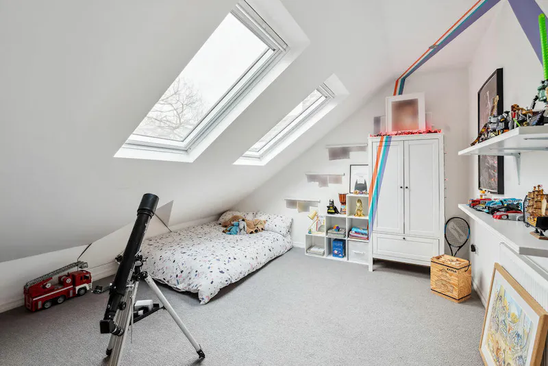 Attic at Stunning Lewisham House, B2050 (photo 29)