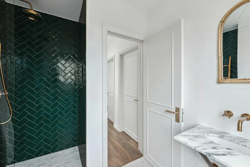 Tiled at Stunning Lewisham House, B2050 (photo 25)