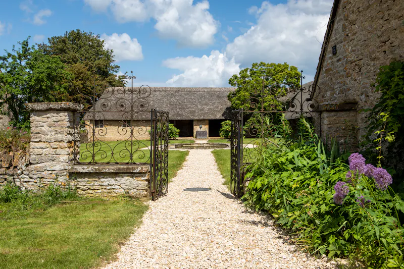 Stately Oxfordshire Manor, M365 (photo 28)