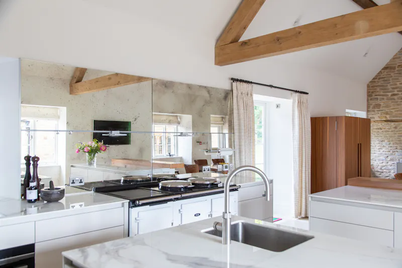 Beams at Stately Oxfordshire Manor, M365 (photo 11)