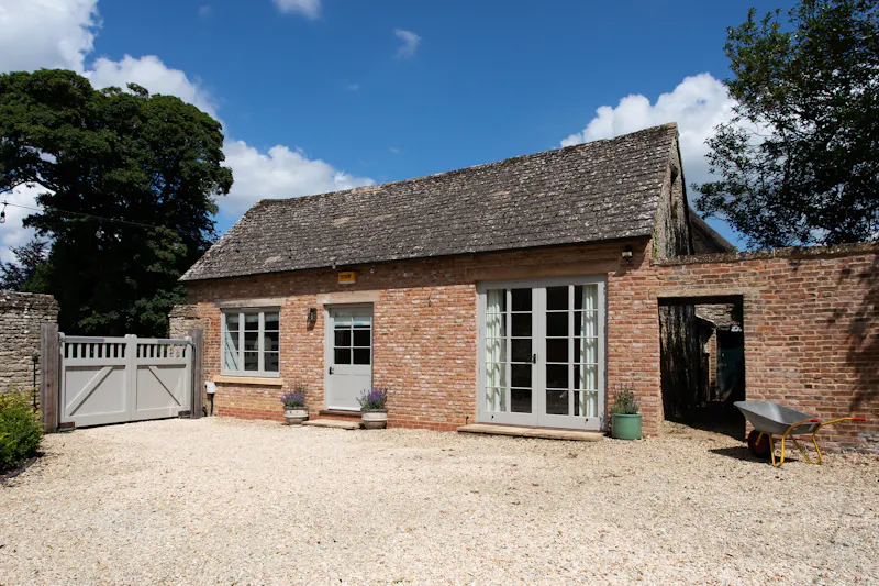 Stable / Outbuildings at Stately Oxfordshire Manor, M365 (photo 34)