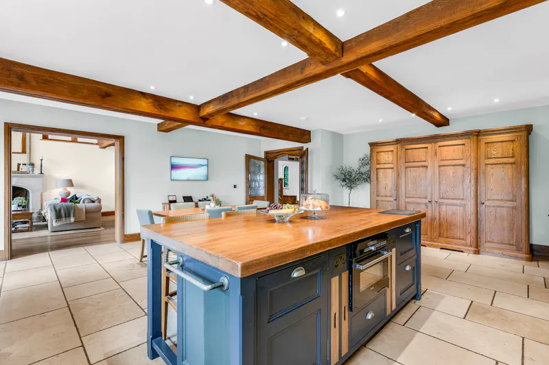 Oak Framed Hertfordshire Home, M273 (photo 9)