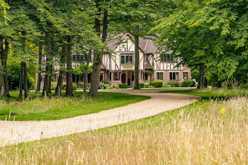Driveway at Oak Framed Hertfordshire Home, M273 (photo 37)