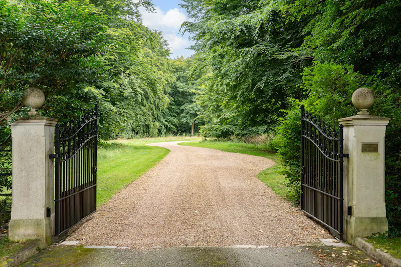 Gate at Oak Framed Hertfordshire Home, M273 (photo 39)