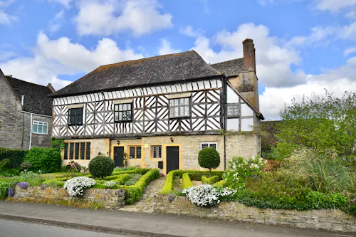 Traditional Tudor House Badsey, M364