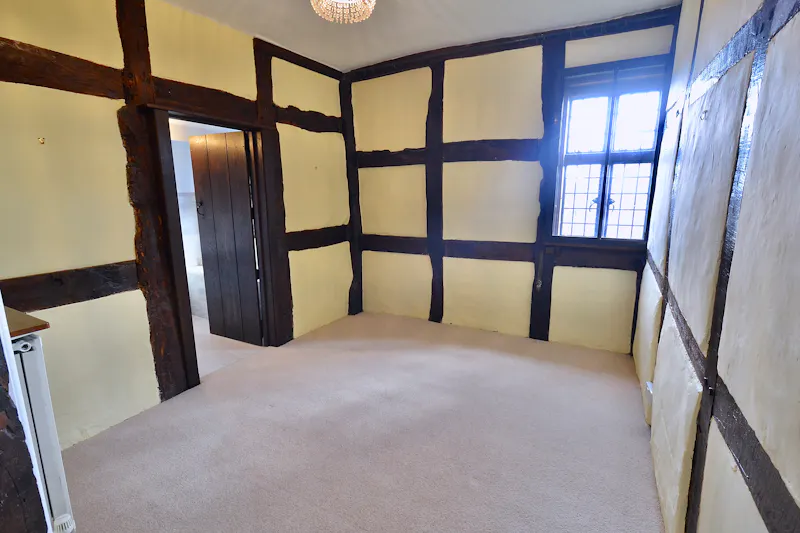 Landing at Traditional Tudor House Badsey, M364 (photo 14)