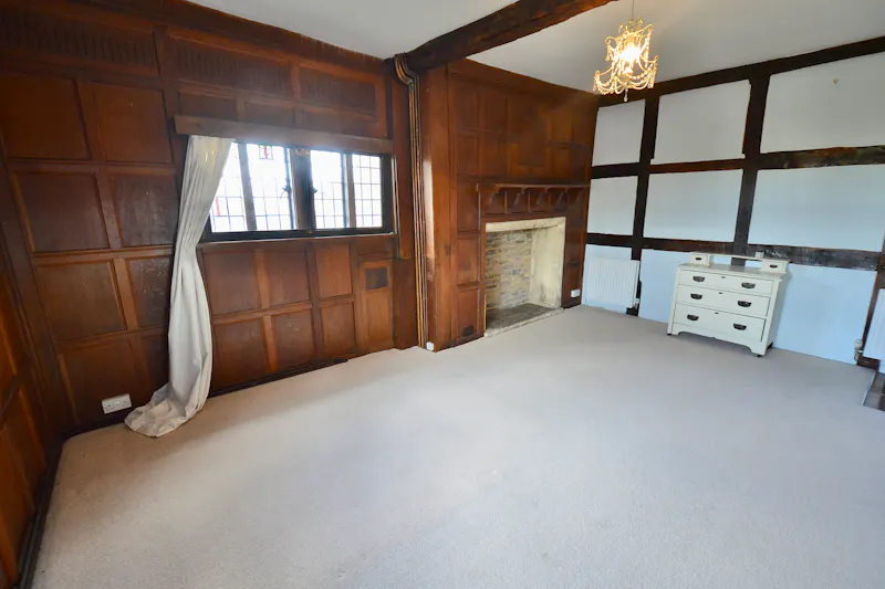 Panelling at Traditional Tudor House Badsey, M364 (photo 17)