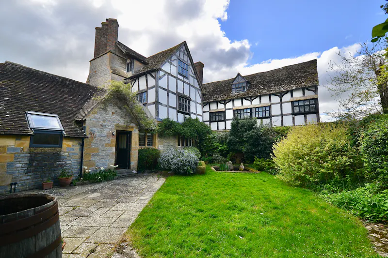 Garden at Traditional Tudor House Badsey, M364 (photo 21)