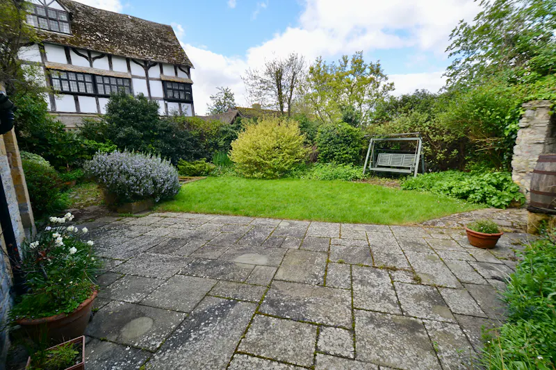 Terrace/Patio at Traditional Tudor House Badsey, M364 (photo 27)
