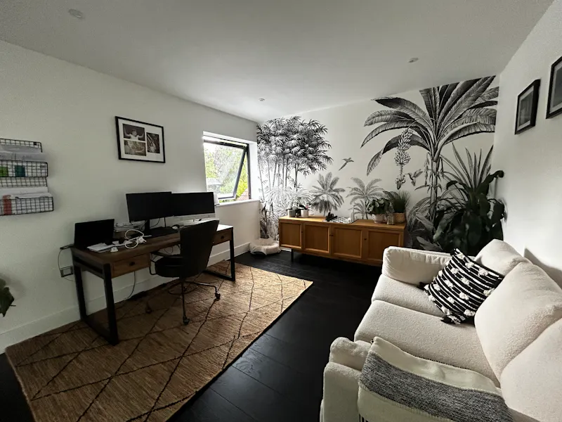 Wallpaper at Modern St Albans Home, D2786 (photo 24)