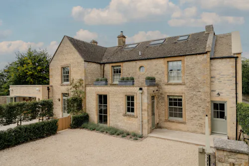New Country Home Gloucester, D2788