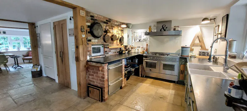 Kitchen at Homely Farmhouse Hampshire, L760 (photo 10)