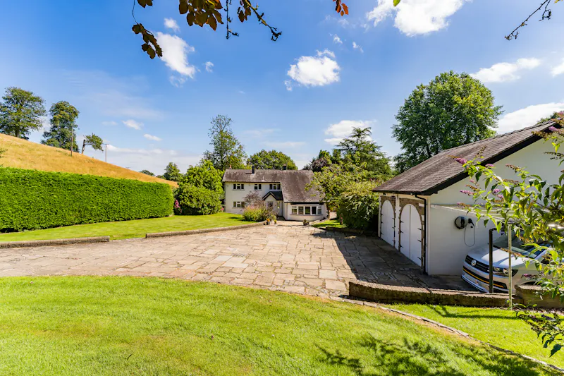 Homely Cottage Cheshire, C944 (photo 1)