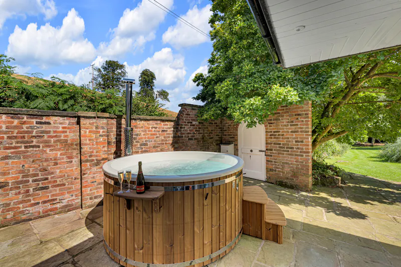 Jacuzzi at Homely Cottage Cheshire, C944 (photo 29)
