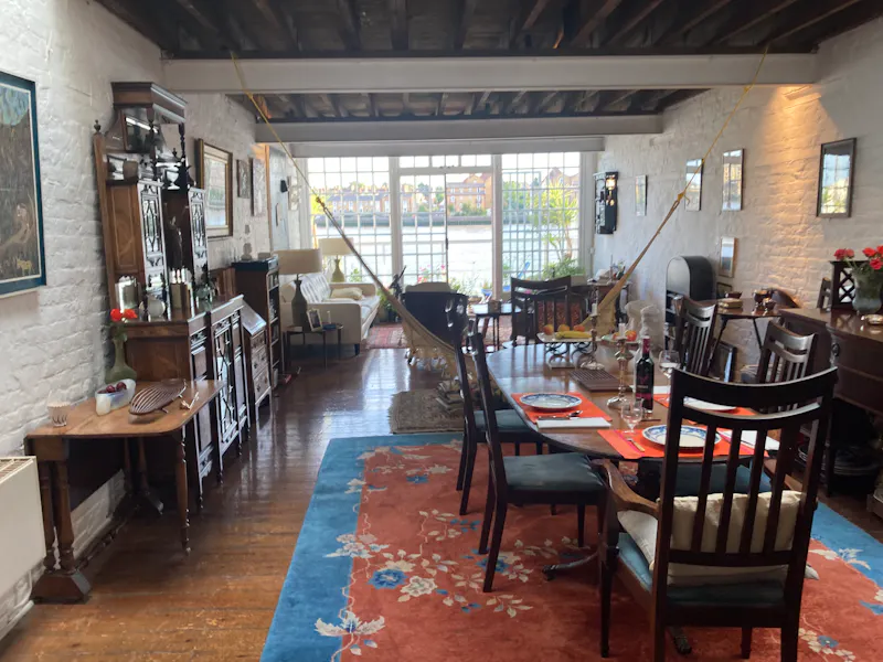 Dining room at Limehouse River View House, A1637 (photo 4)