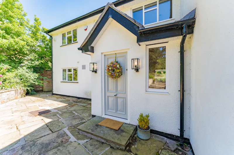 Homely Cottage Cheshire, C944 (photo 2)