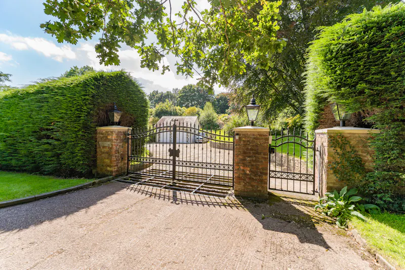 Gate at Homely Cottage Cheshire, C944 (photo 33)