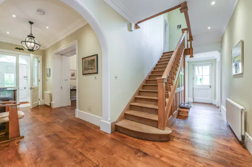 Classy Edwardian Home Wiston, E536