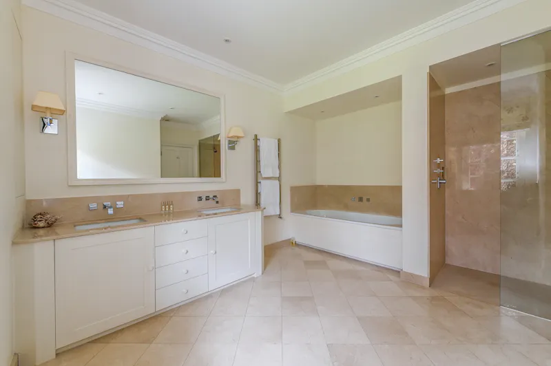 Floor - tiled at Classy Edwardian Home Wiston, E536 (photo 18)