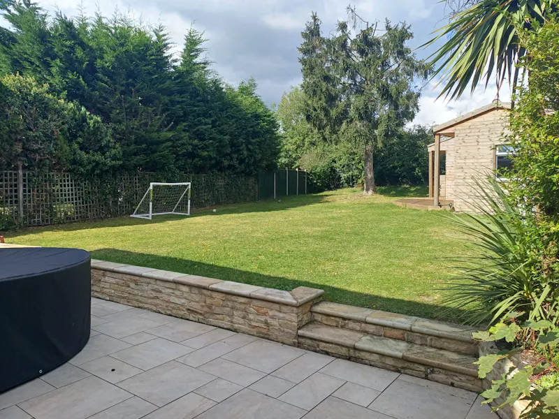 Suburban Home Buckinghamshire, B2054 (photo 19)