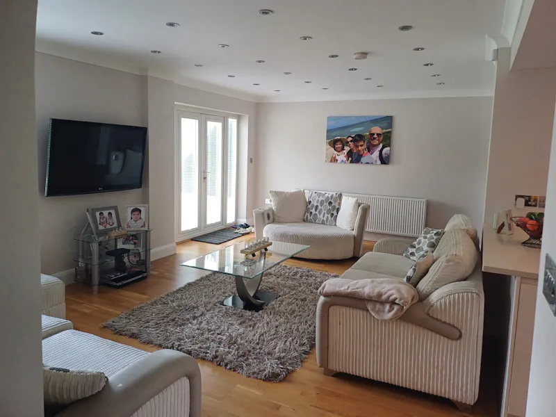 Floor - wooden at Suburban Home Buckinghamshire, B2054 (photo 3)