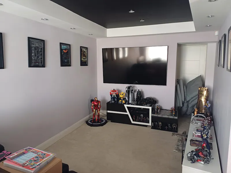 Games room at Suburban Home Buckinghamshire, B2054 (photo 7)