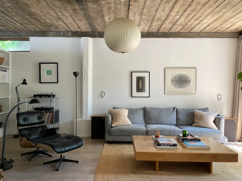 Beams at Mid-century cool in NW10, B2023 (photo 4)