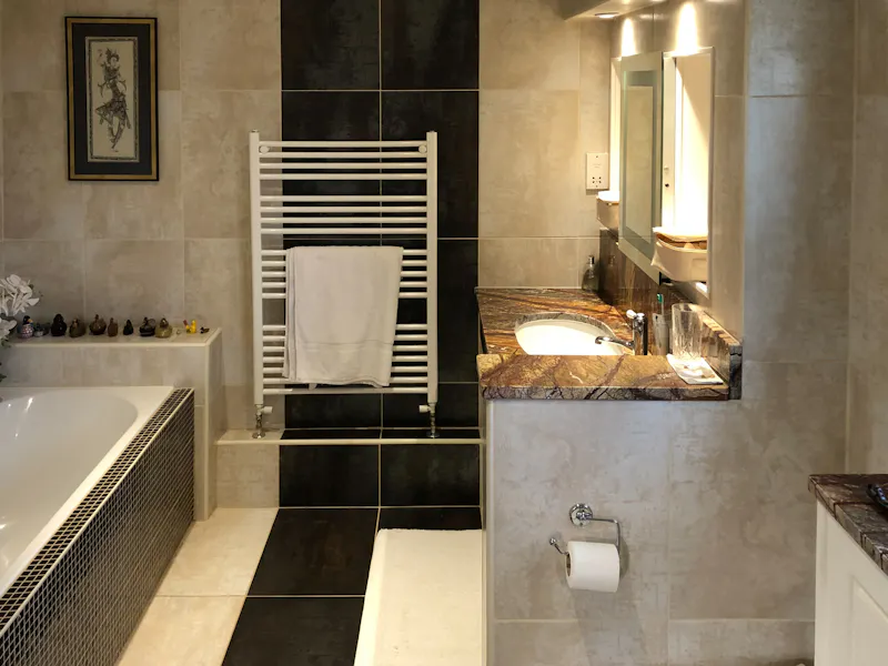 Bathroom at Farnham Royal Modern Mansion, D2411 (photo 14)