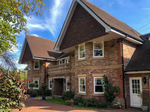 Farnham Royal Modern Mansion, D2411