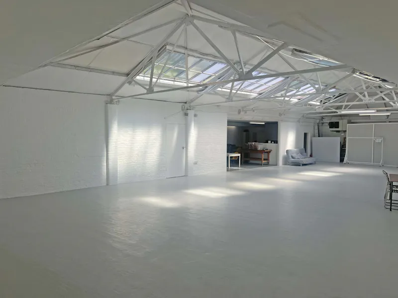 White drive-in studio Dalston, N553 (photo 7)