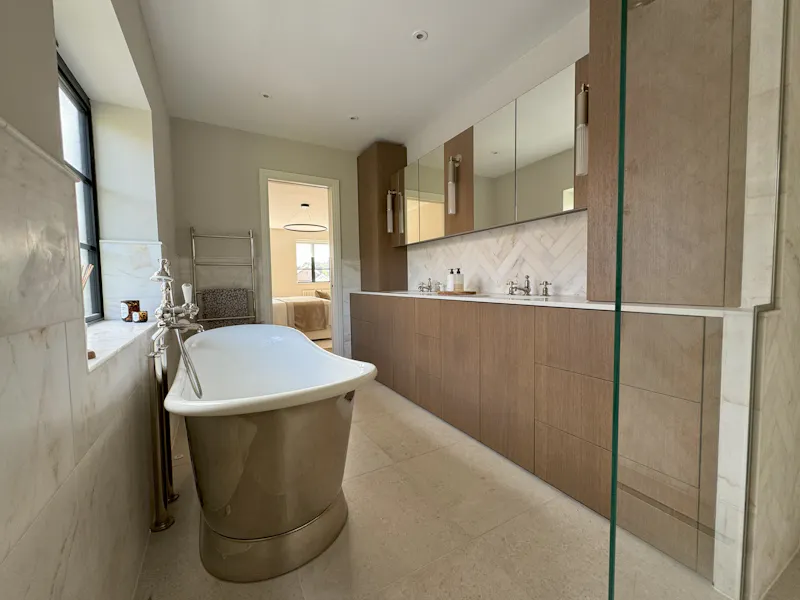Floor - tiled at Modern detached home Elstree, D2792 (photo 20)