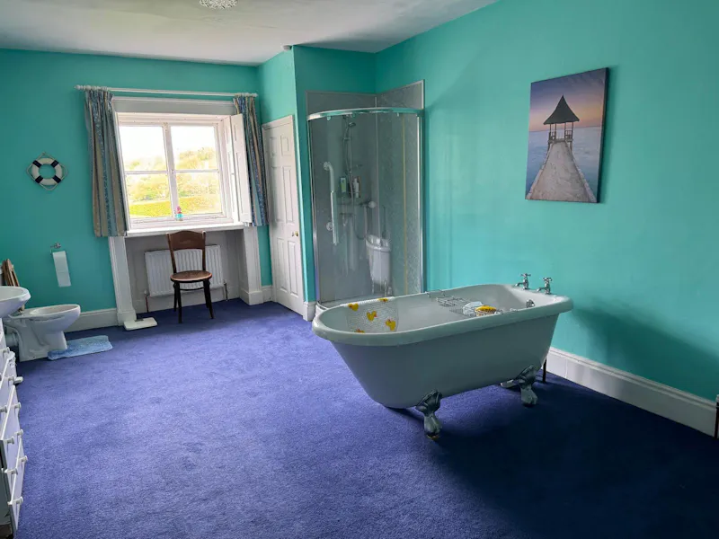 Bathroom at Georgian Stately Hereford Home, A1638 (photo 16)