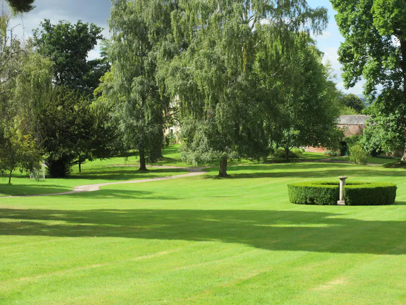 Garden at Georgian Stately Hereford Home, A1638 (photo 22)