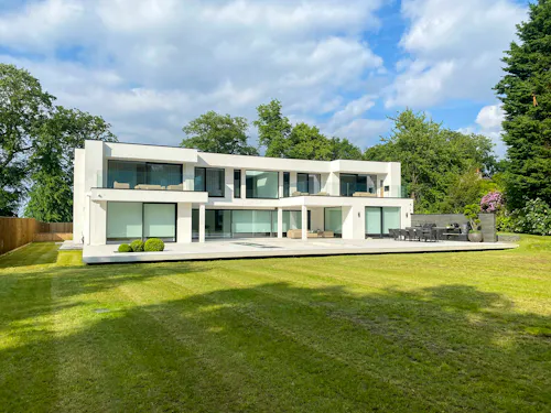 Minimalist Mansion Cheshire, K508